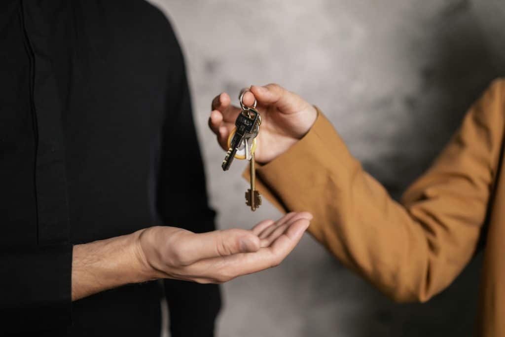 Handing over keys between two people