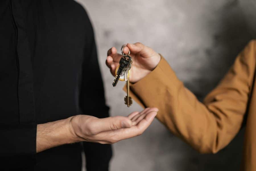 Handing over keys between two people